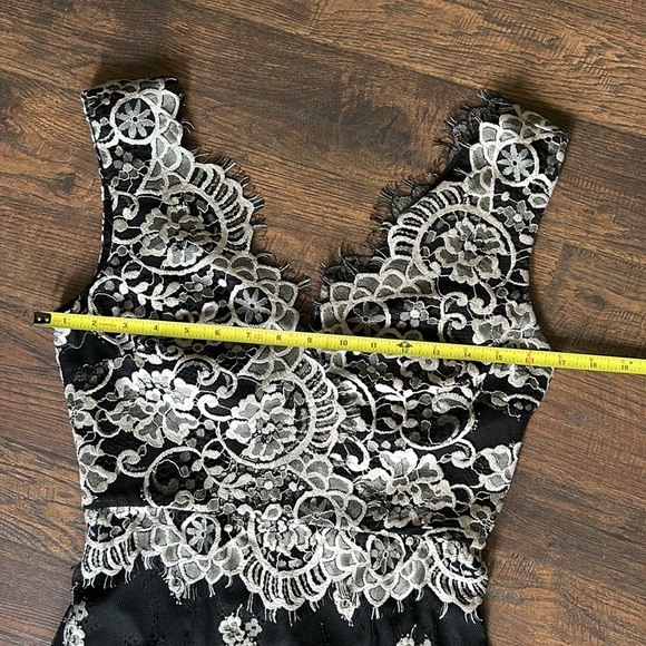 Erin Featherson Lace V Neck Cocktail Dress - Picture 11 of 15